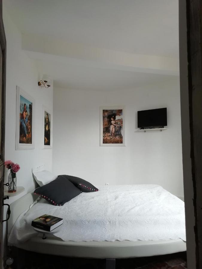 La Tour Mandot Bed & Breakfast Montluel Exterior photo